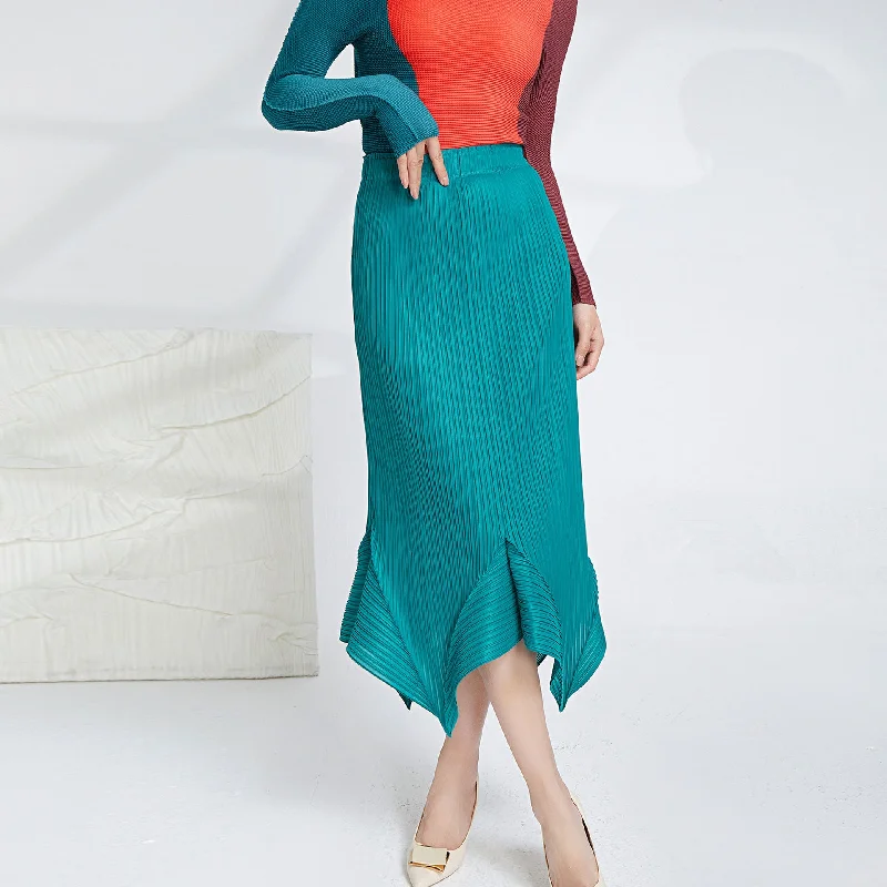 Seamless Bodysuits for a Smooth Underwear LookMiyake Pleated Irregular Hem Skirt
