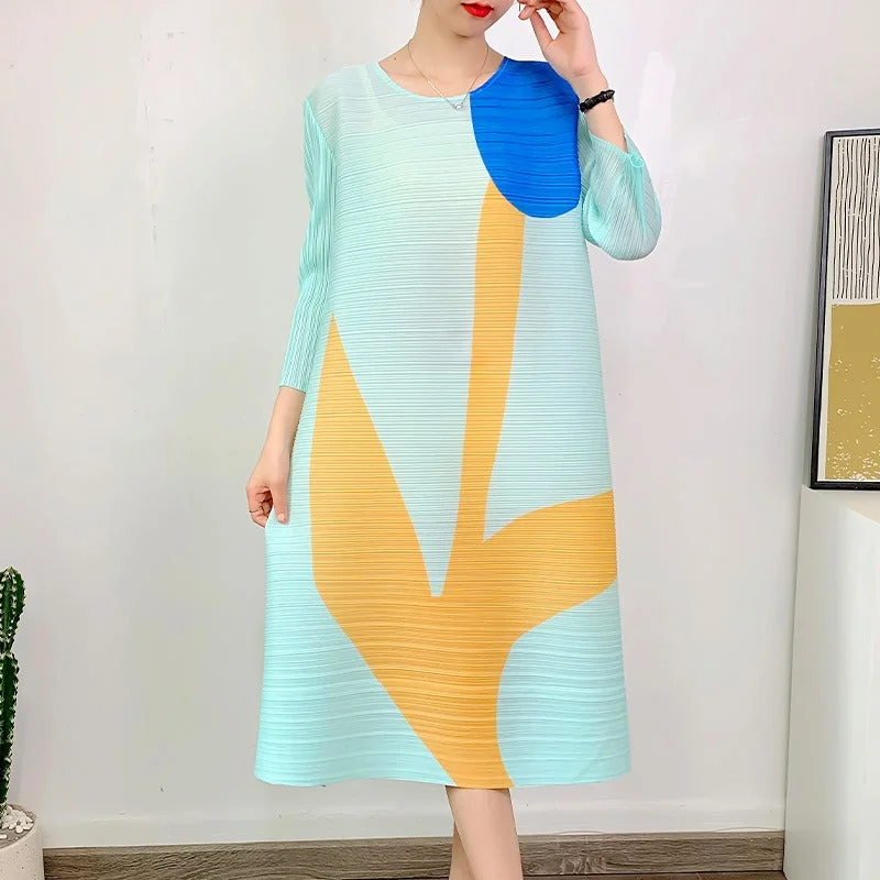 Maternity Bodysuits for Expecting Mothers' ComfortMiyake Pleated Printed Three-Quarter Sleeves Midi Dress