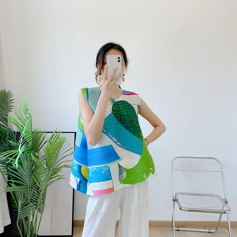 Mesh Bodysuits for a Bold and Edgy Fashion StatementMiyake Pleated Sleeveless Round Neck Top