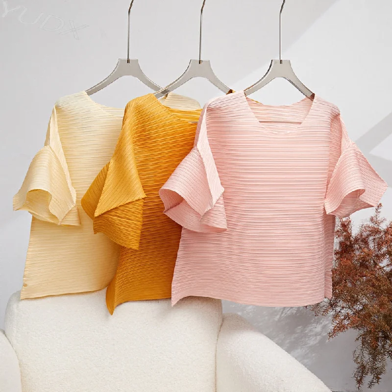 Neon Bodysuits to Stand Out at PartiesMiyake Pleated Folded Flare Sleeves Top