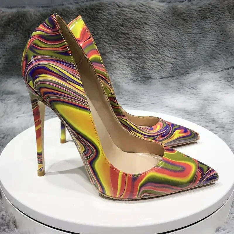 Seamless Bodysuits for a Smooth Underwear LookPrinted Patent Leather Pointed Toe Stiletto Pumps