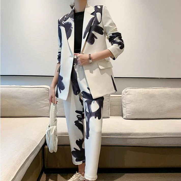 Neon Bodysuits to Stand Out at PartiesRetro Print Lapel Collar Long Sleeve Blazer and Trouser Set